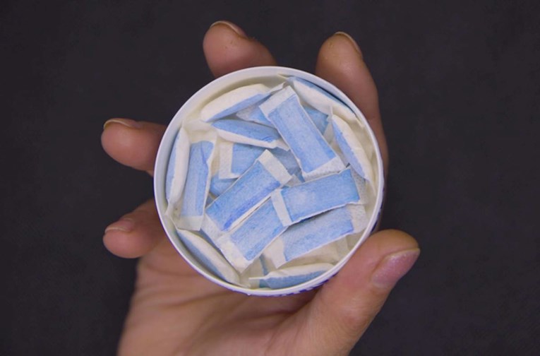 Bez dima, ali ne i bez rizika: Nikotinske vrećice sve popularnije kod mladih 