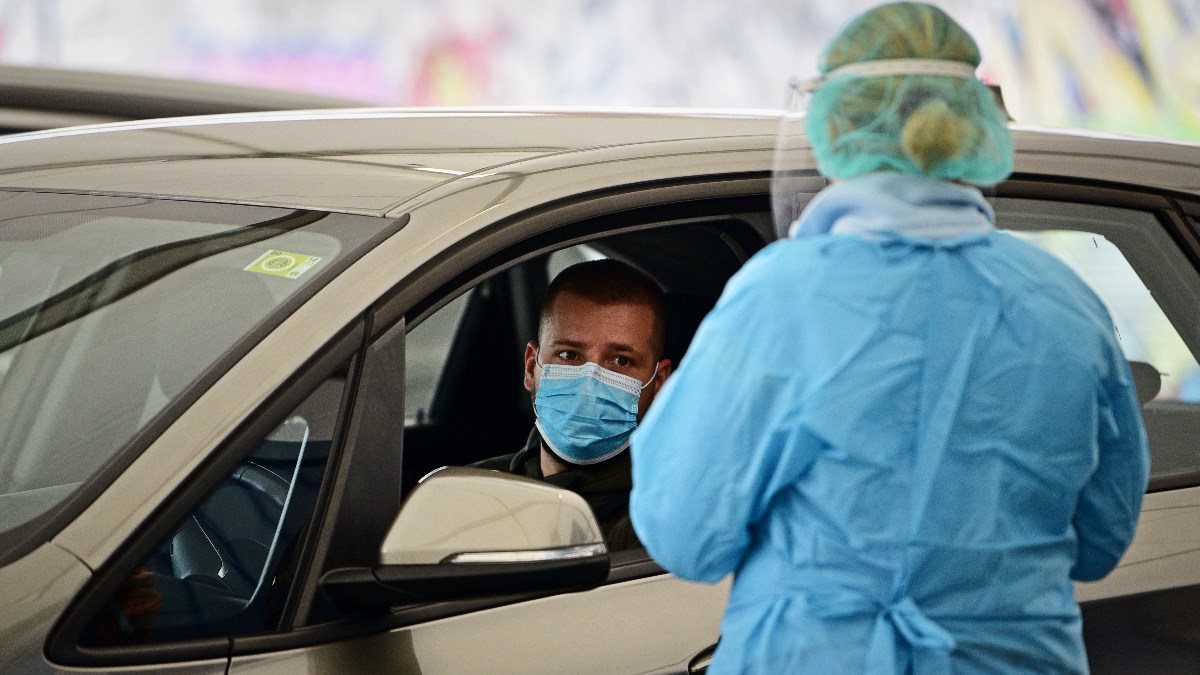 U Sloveniji 95 novih. Vladin epidemiolog: Vrlo je ozbiljno, prijeti nam jesenski val