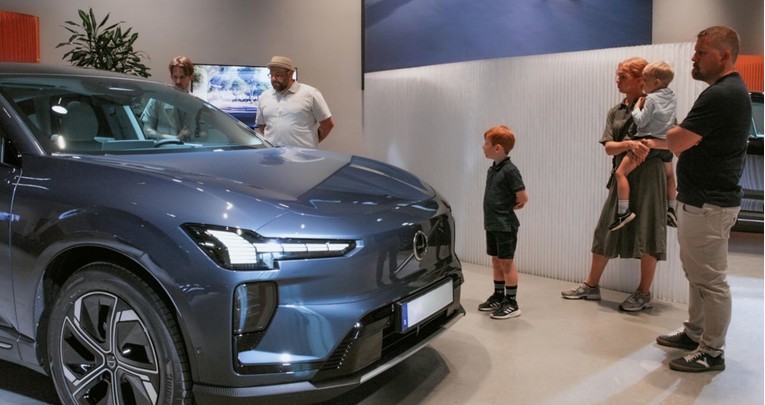 Volvo EX60 krenuo s isporukama u Europi. U Hrvatskoj od rujna, znamo i početnu cijenu