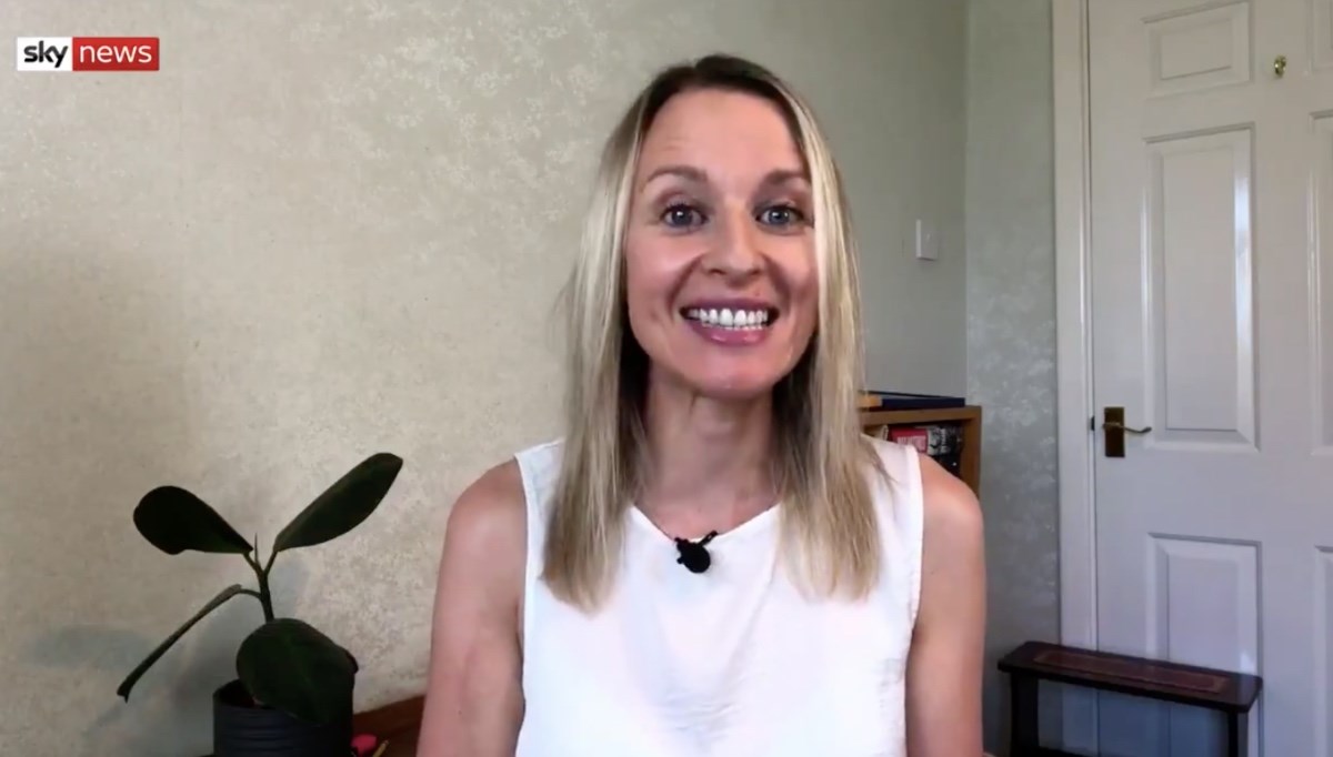 Novinarka koju je dijete ometalo dok je davala videoizjavu zabarikadirala se u sobu