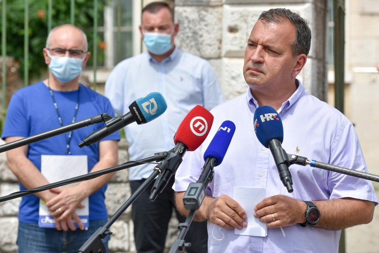 VIDEO Beroš: Neka svi znaju, ovo su tri definicije bliskog kontakta