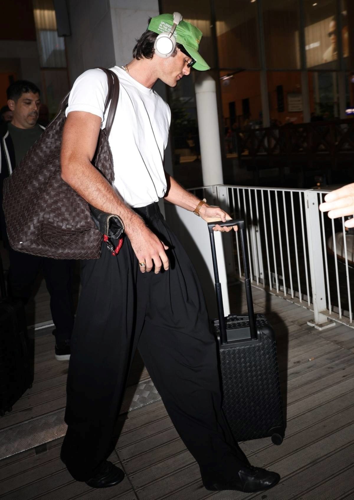 U ovom svijetu samo je jedno sigurno - Jacob Elordi sigurno će nositi Bottega Venetu