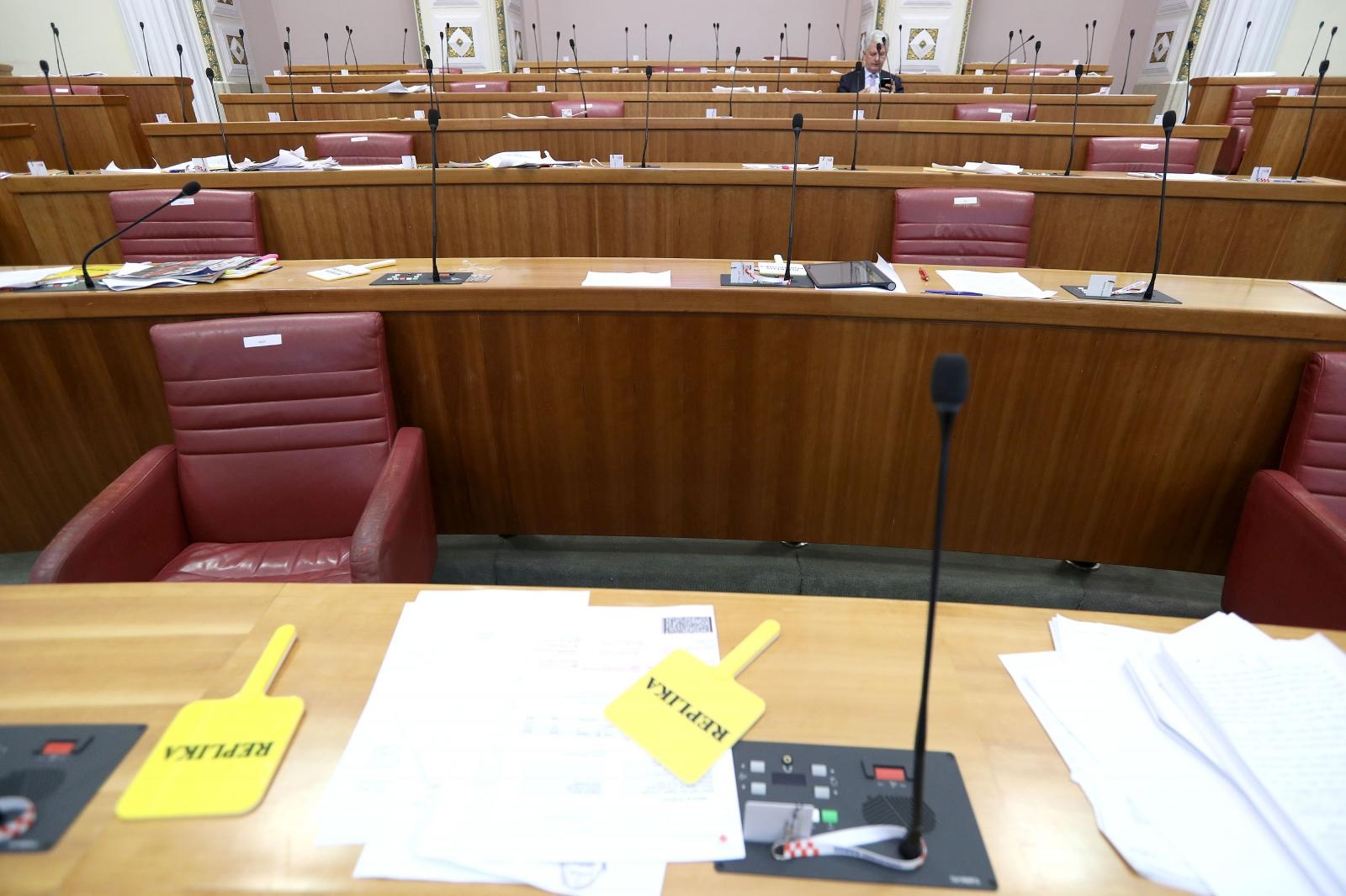 Mrak-Taritaš: Imamo li ministricu kulture ili ministricu bogoštovlja?