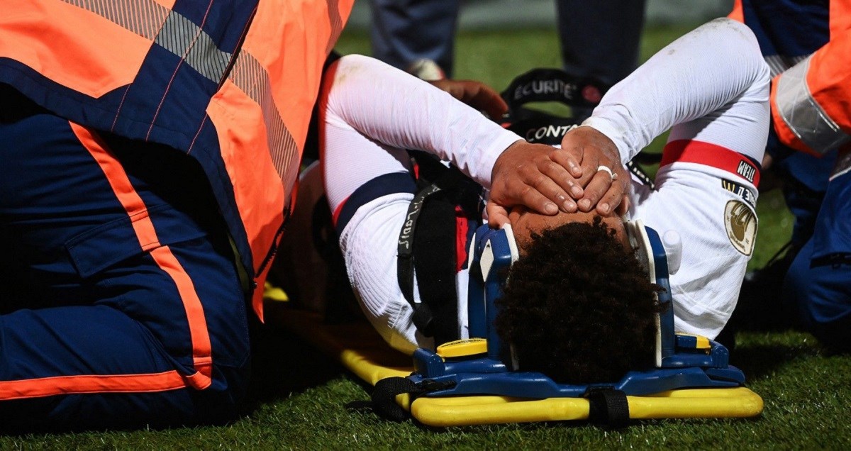 VIDEO As PSG-a vrijedan 90 mil. € napustio teren na nosilima, a stadion na štakama