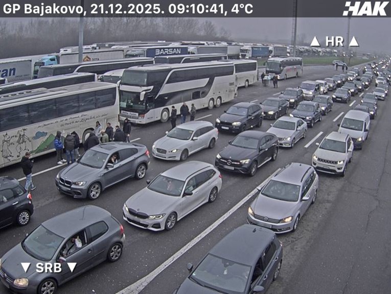 Pokvario se auto u tunelu na A6, na Bajakovu kolona od četiri kilometra