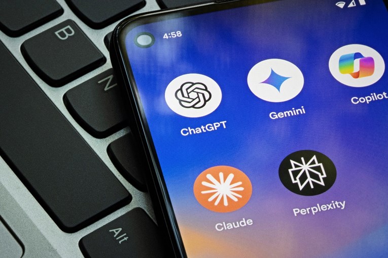 Anketa: Većina Amerikanaca ne koristi AI. Najviše ga koriste visokoobrazovani radnici