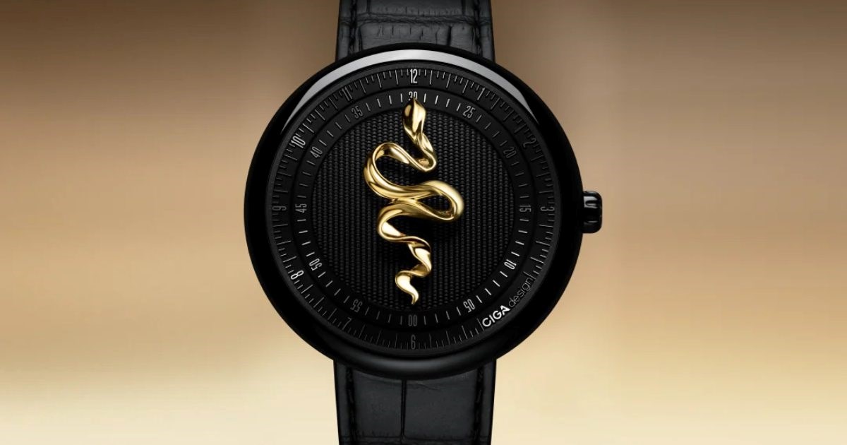 Zmija od 18-karatnog zlata na zapešću