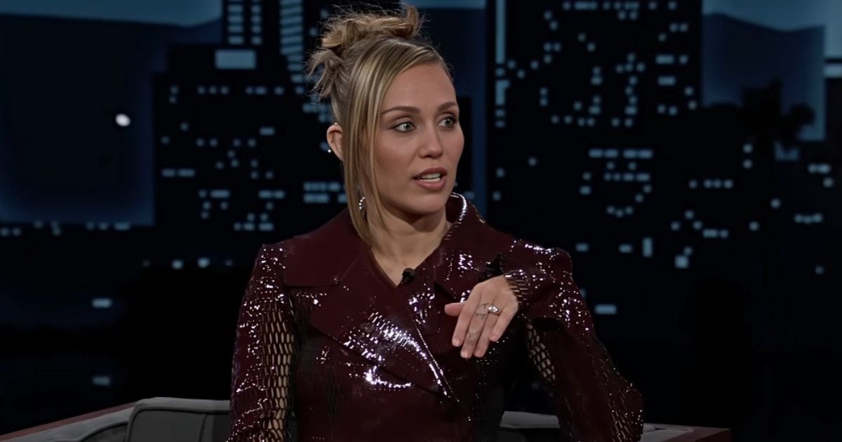 Miley Cyrus šali se o zaručničkom prstenu: "Bio je ponuda za Black Friday"