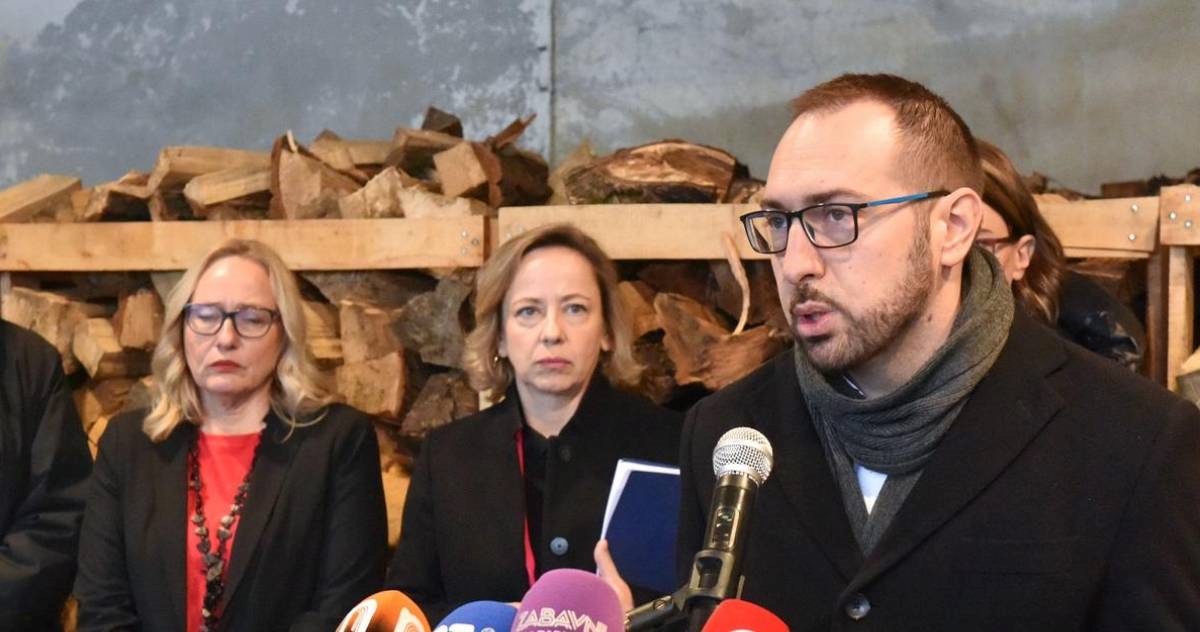 Tomašević objavio tko će dobiti drvo za ogrjev od stabala srušenih u oluji