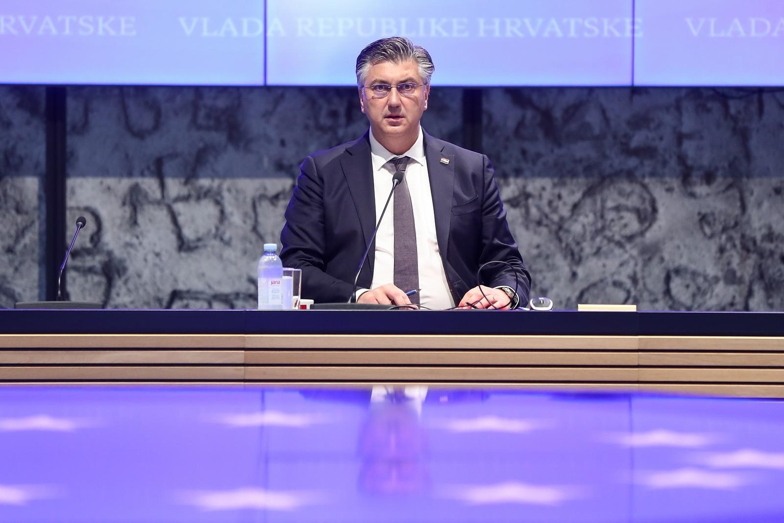 Plenković na sjednici vlade govorio o Vatrenima. Povećana osnovica veteranima