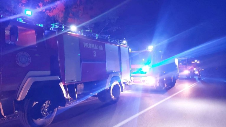 Noćas buknuo požar blizu Makarske, još nije lokaliziran