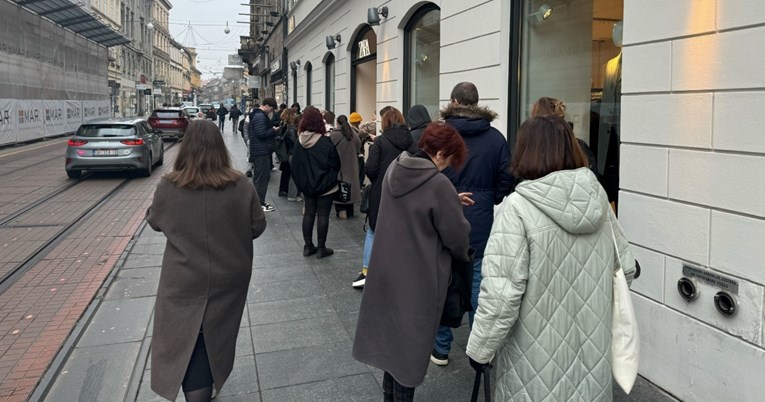 Bili smo pred Zarom u Ilici. Stvorio se red, a kupci su nam otkrili po što su došli