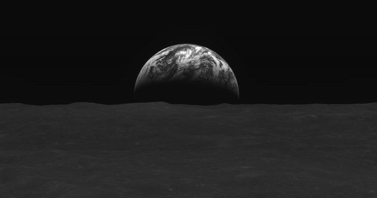 FOTO Objavljene sjajne snimke Zemlje i Mjeseca, poslala ih prva sonda Južne Koreje