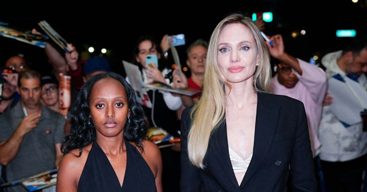 Angelina Jolie stigla na projekciju filma s kćeri Zaharom, uskladile su outfite