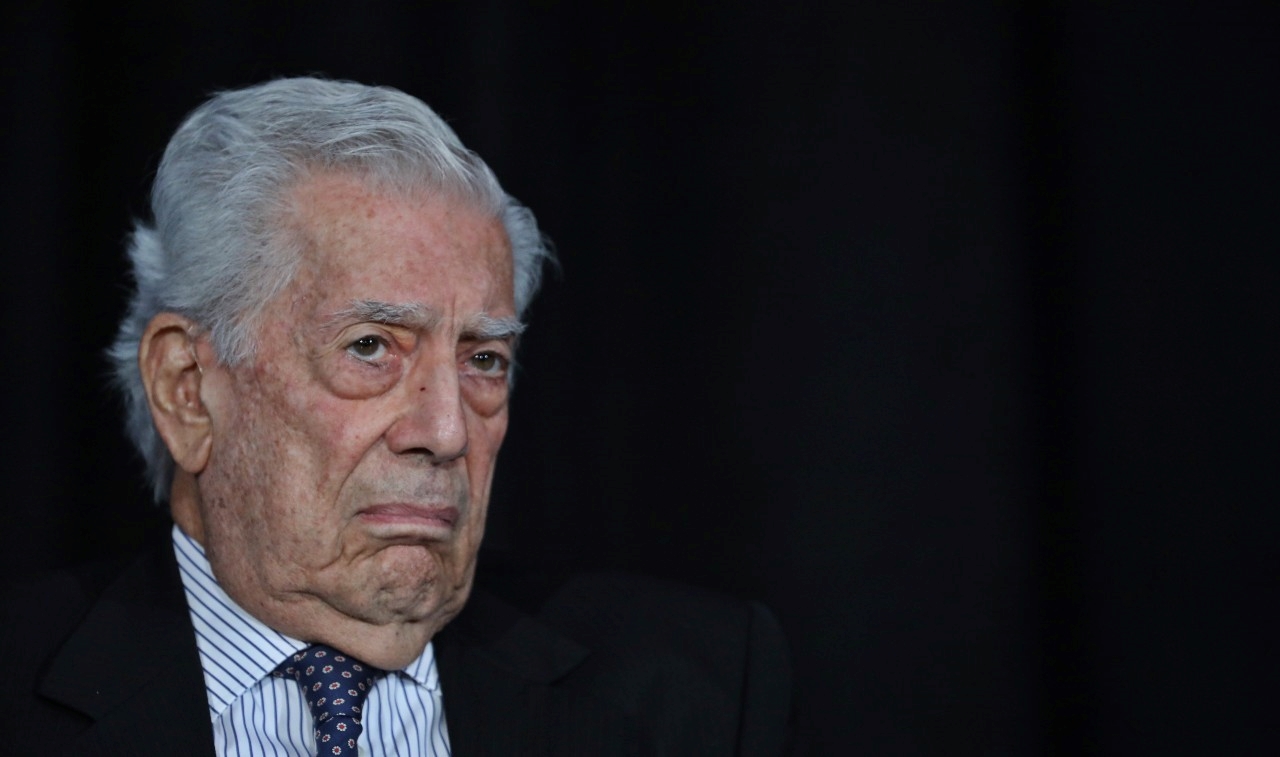 Književni nobelovac Vargas Llosa u bolnici zbog komplikacija s covidom