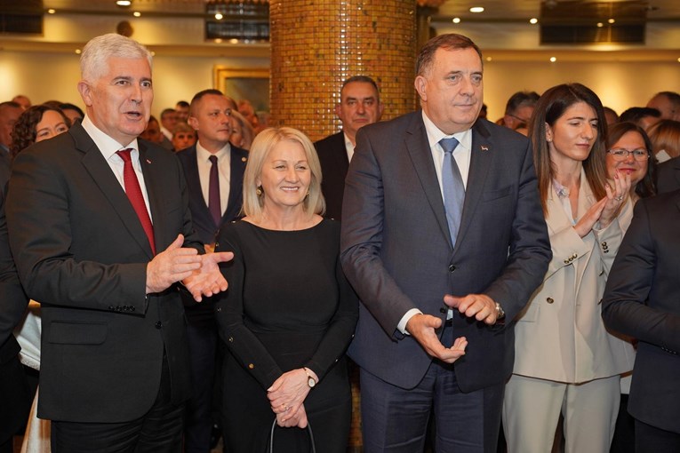 Čović, Dodik i šef socijaldemokrata potpisali koalicijski sporazum, blizu su vlasti