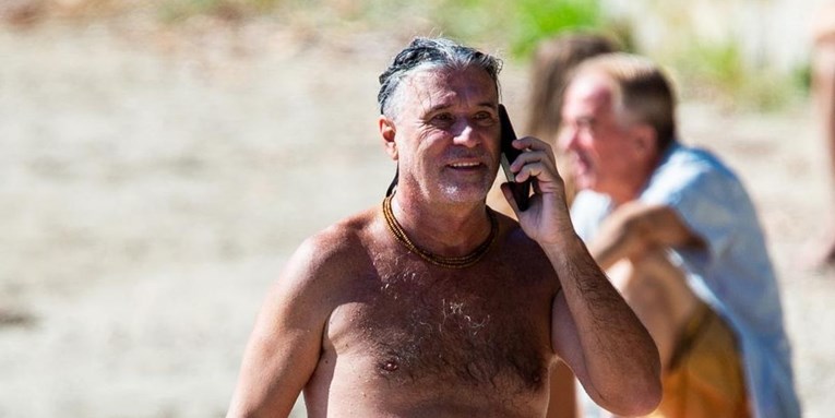 Splićani iskoristili lijepo vrijeme za kupanje, pozornost ukrale gaćice Gorana Karana