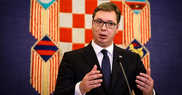 Vučić: Mnogi danas nisu smjeli objesiti srpsku zastavu zbog prijetnji režima u regiji