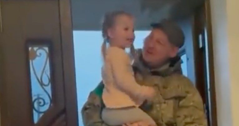 Ukrajinski vojnik vratio se s ratišta pa nakon dva mjeseca zagrlio kćerkicu