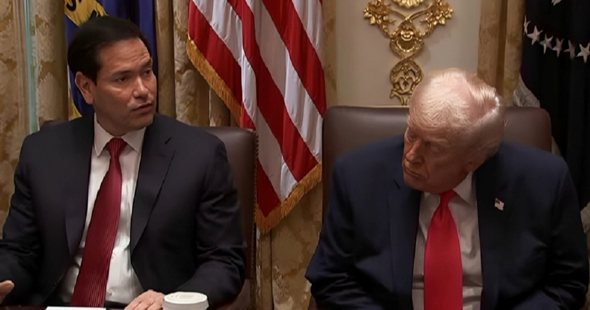 Trump zaspao na sastanku kabineta nakon što se hvalio oštrinom