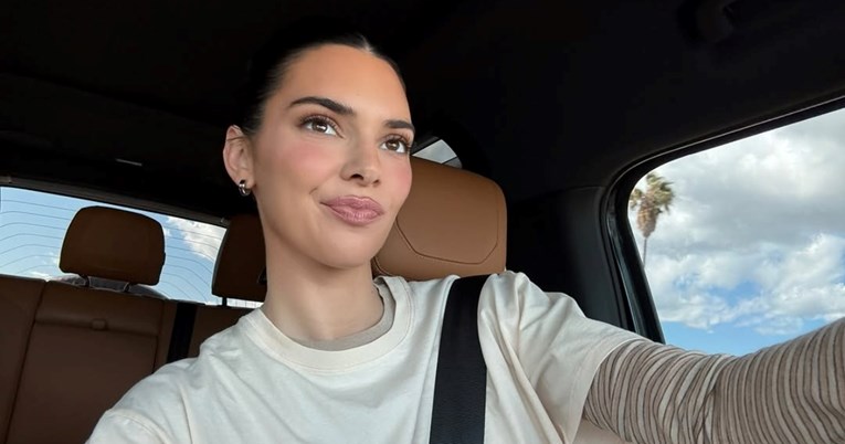 Kad ne pozira u bikiniju, Kendall Jenner planinari - i to u Salomonkama