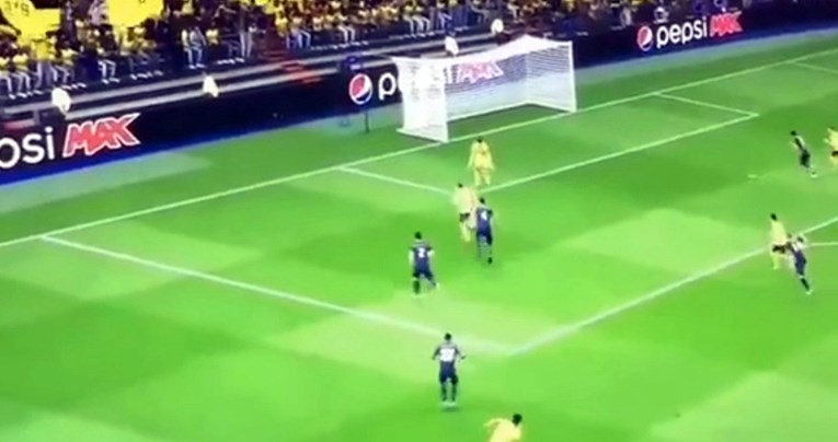 VIDEO Golman u FIFA-i 20 u jednom potezu obranio udarac i zabio gol
