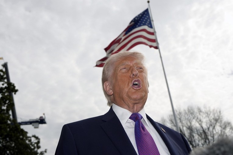 FBI kaže da bi Iran mogao napasti Kaliforniju. Trump: Nisam zabrinut