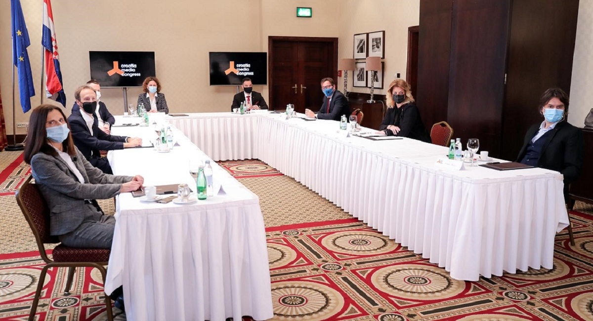 Vijeće za elektroničke medije: Reprize će se morati označiti slovom R u rubu ekrana