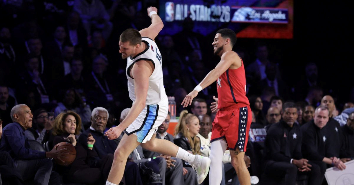 Obama uzeo loptu ispred Jokića. Pogledajte hit scenu