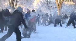 U Washingtonu održana borba snježnim grudama, sudjelovale stotine ljudi