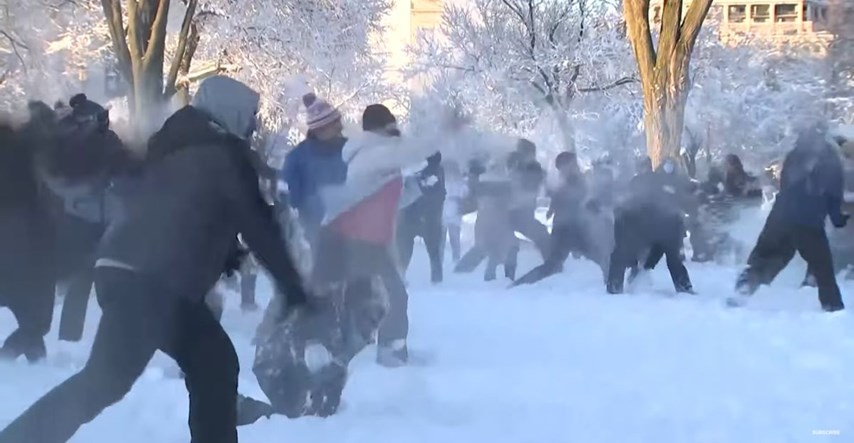 U Washingtonu održana borba snježnim grudama, sudjelovale stotine ljudi