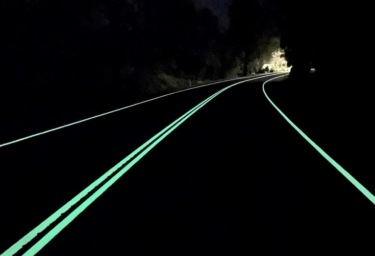 Australija prva uvodi svjetleće oznake na cestama