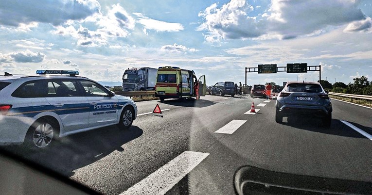 Nesreća na zagrebačkoj obilaznici: Slupalo se više auta, intervenira hitna, kolona je