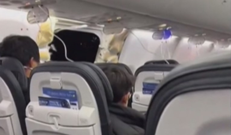 Boeingovom avionu za vrijeme leta ispala vrata, SAD pokrenuo istragu