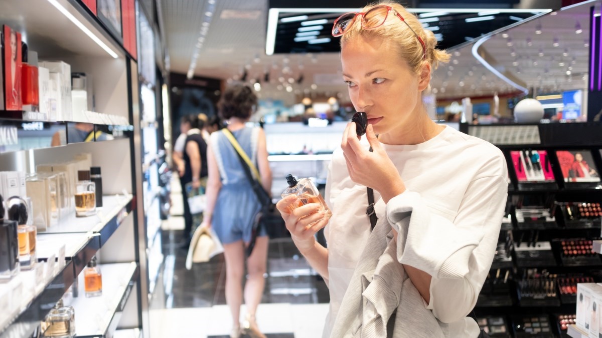 Znate li za ove trikove? Evo kako odabrati super parfem kao poklon za Božić