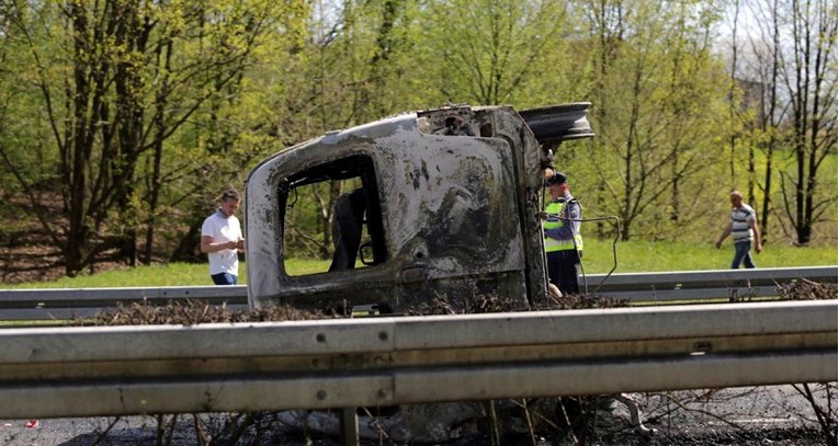 Na autocesti A1 zapalilo se vozilo Hrvatske pošte, uništene sve pošiljke