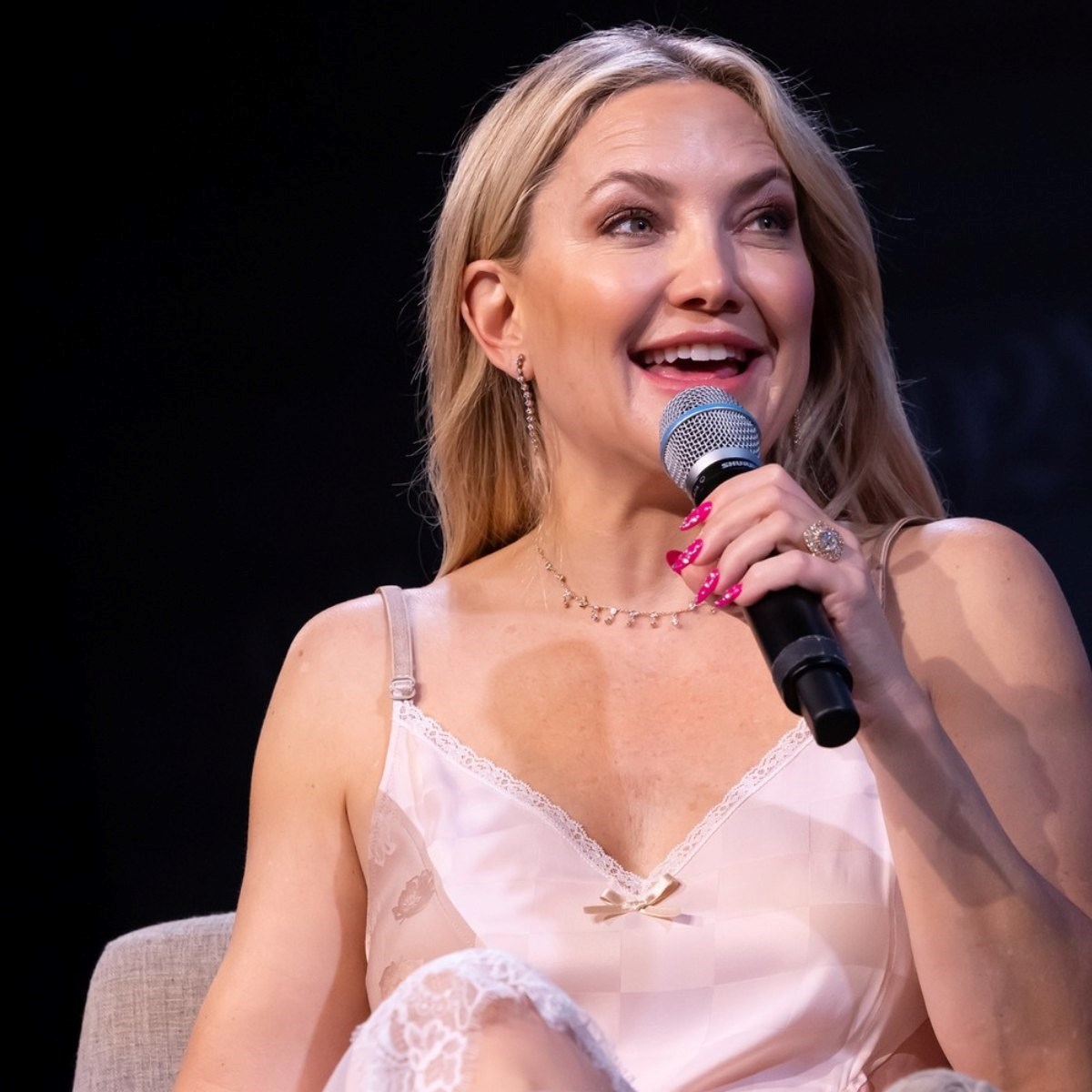 Kate Hudson pokazala prekrasnu manikuru koju želimo kopirati