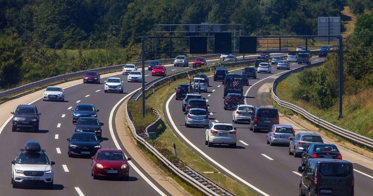 Upozorenje policije: Vožnju po zaustavnoj traci autoceste platit ćete 260 eura