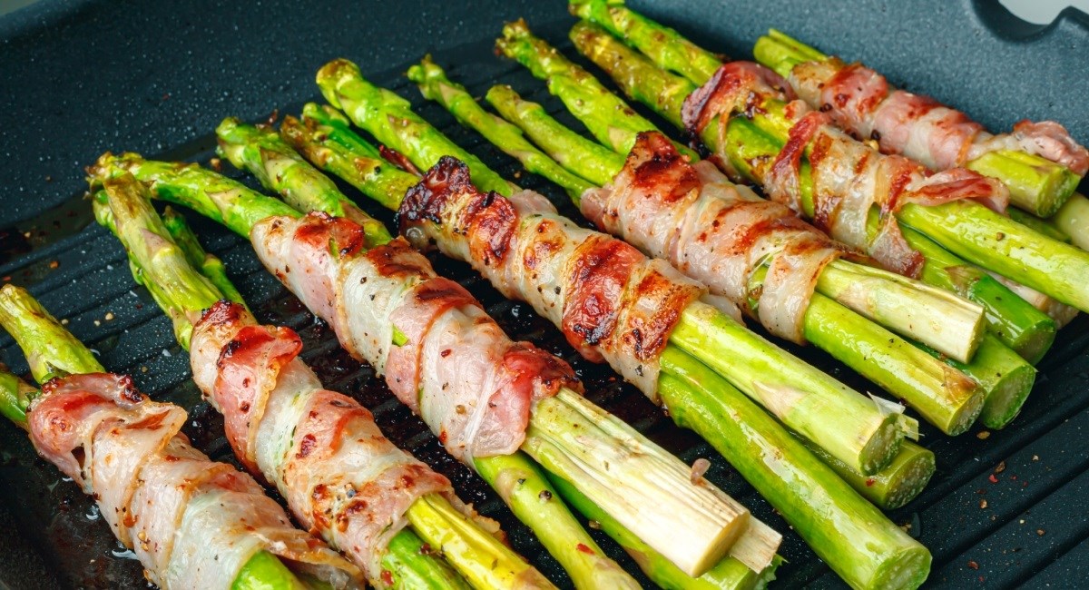 Ako ste kupili prve šparoge i ne znate kako ih pripremiti, najbolje su na ovaj način