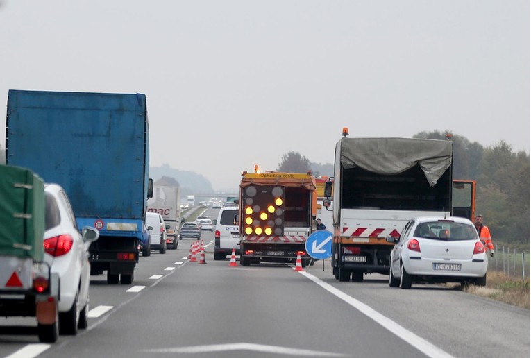 Kolona od pet kilometara na A4 prema Zagrebu, dogodila se i prometna nesreća