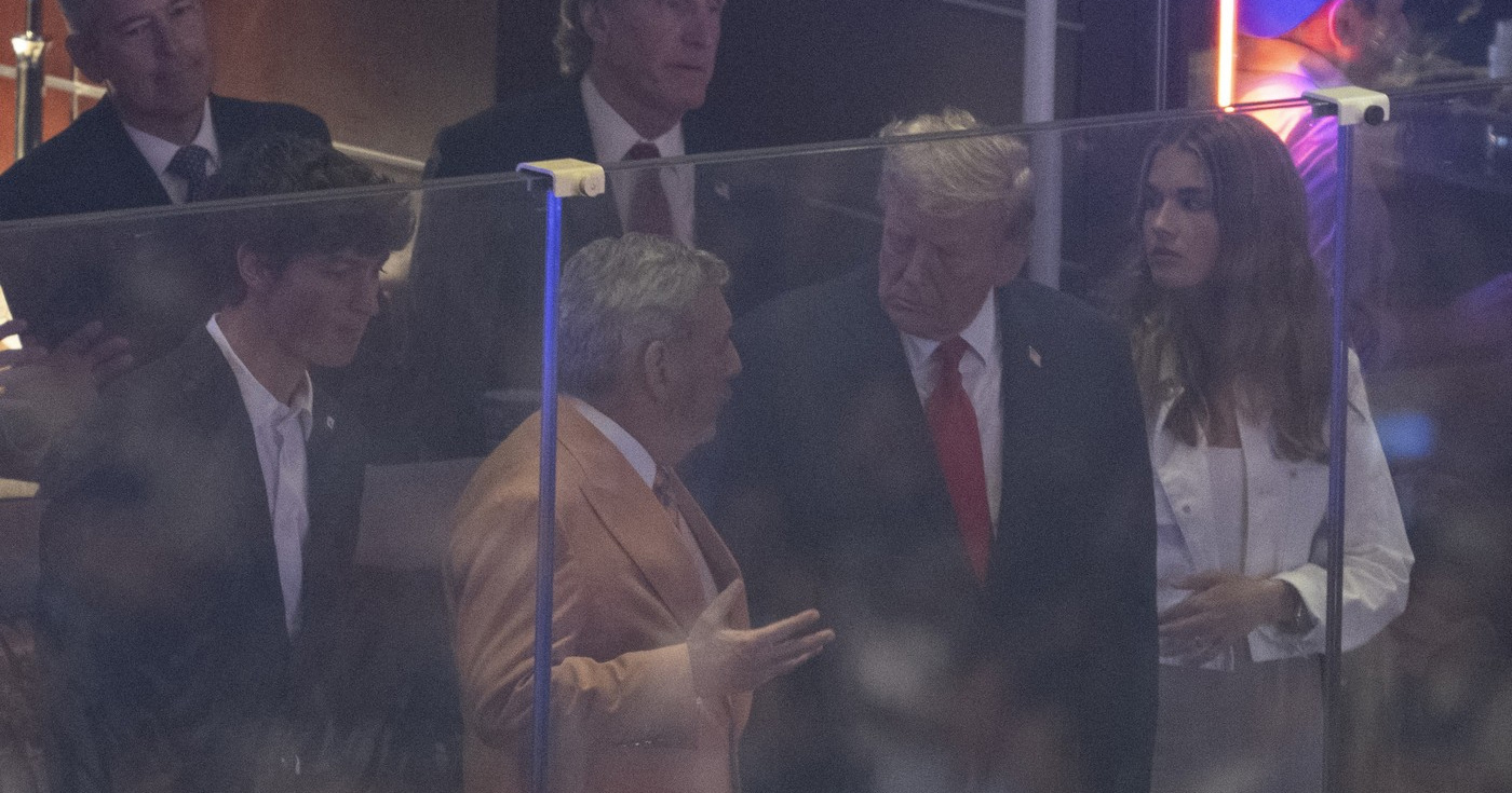 Čitačica s usana otkrila što je Trump govorio nakon što je izviždan na NBA-u
