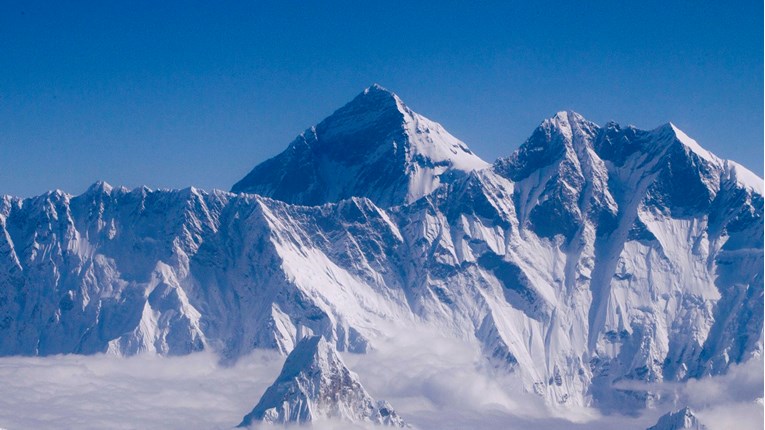 Mount Everest narastao 86 centimetara