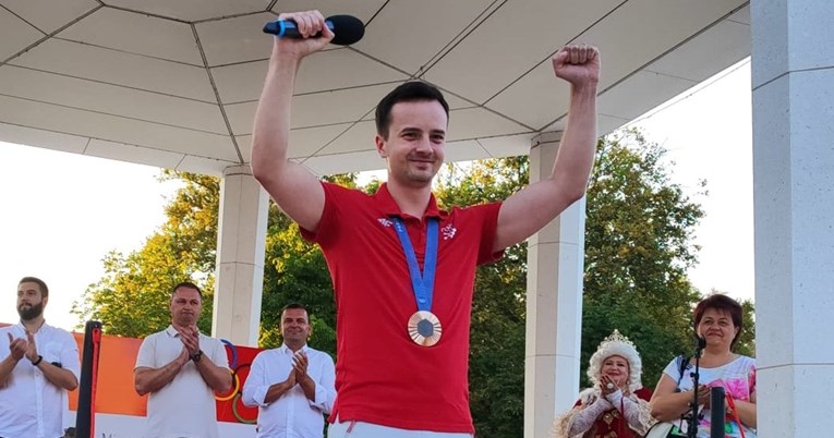 VIDEO Brončani hrvatski olimpijac se rasplakao na dočeku