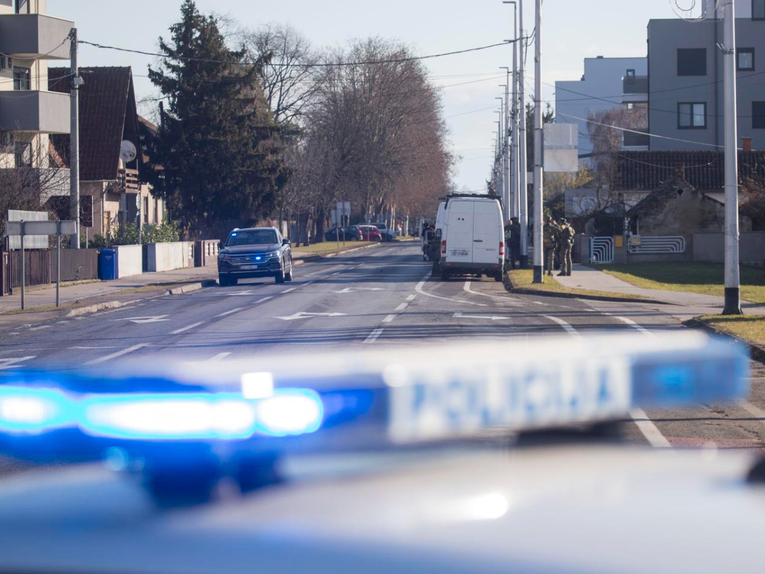 U Velikoj Gorici sin nožem pokušao ubiti oca, ubo ga u prsa i trbuh