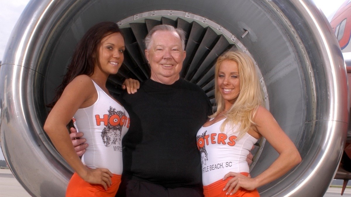 Jedna od najčudnijih aviokompanija u povijesti: S putnicima su bile polugole cure