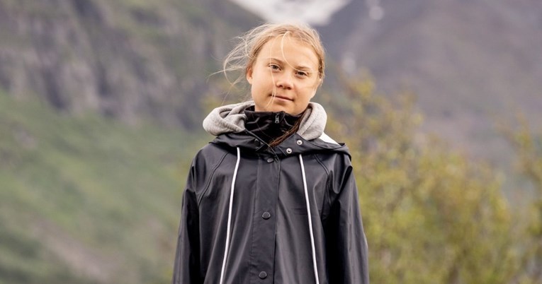 Greta Thunberg na naslovnici skandinavskog izdanja Voguea, kritizirala brzu modu