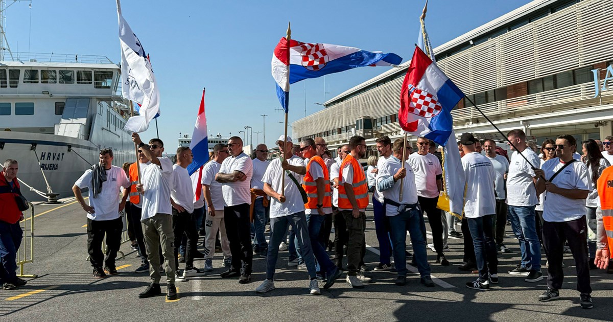 Supetar prvi put dobio katamaransku liniju. Sindikat Jadrolinije negoduje