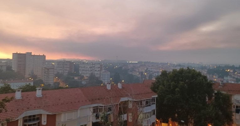 Veliki požar u Portugalu, dim se mogao vidjeti iz središta Lisabona