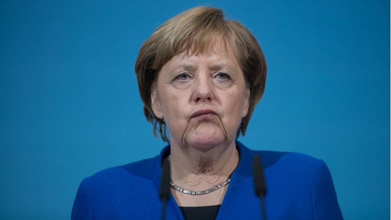 Angela Merkel nazvala vatrogasce da im zahvali, zapovjednik joj poklopio slušalicu