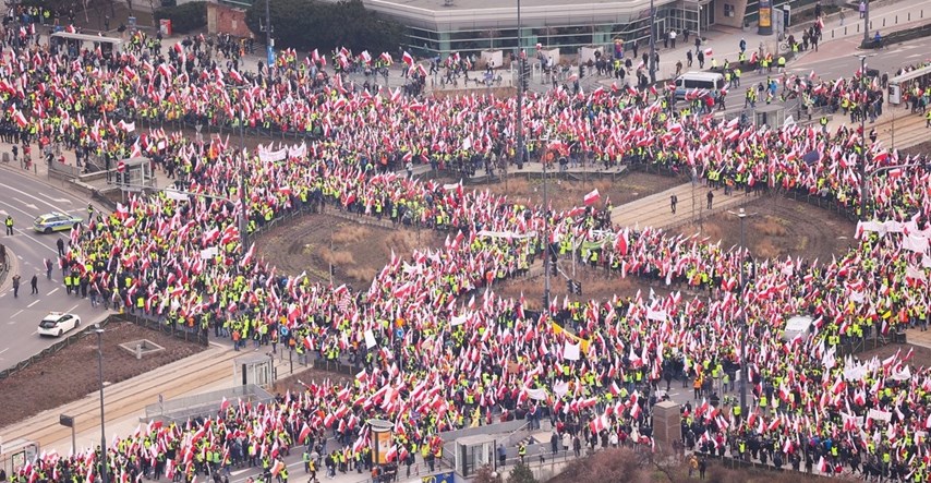 Tisuće poljskih seljaka prosvjeduju u Varšavi protiv ukrajinskog uvoza